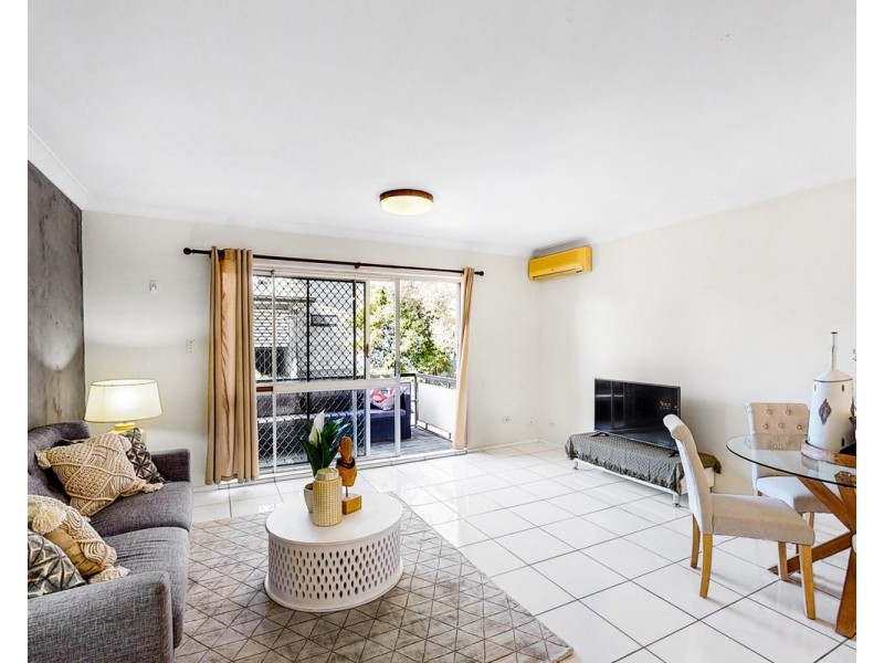 2/10 Rogoona Street, Morningside QLD 4170