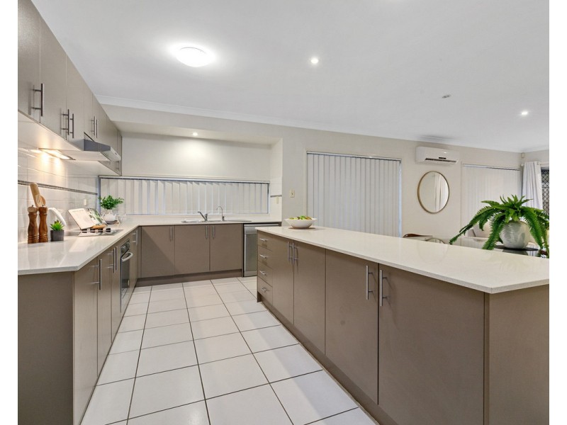 2 Peregian Close, Manly West QLD 4179