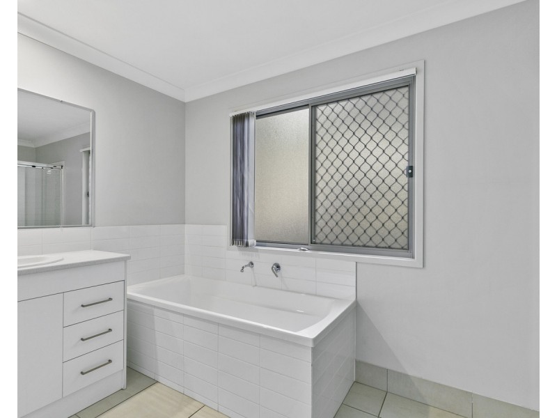 9 BULGIN Avenue, Wynnum West QLD 4178