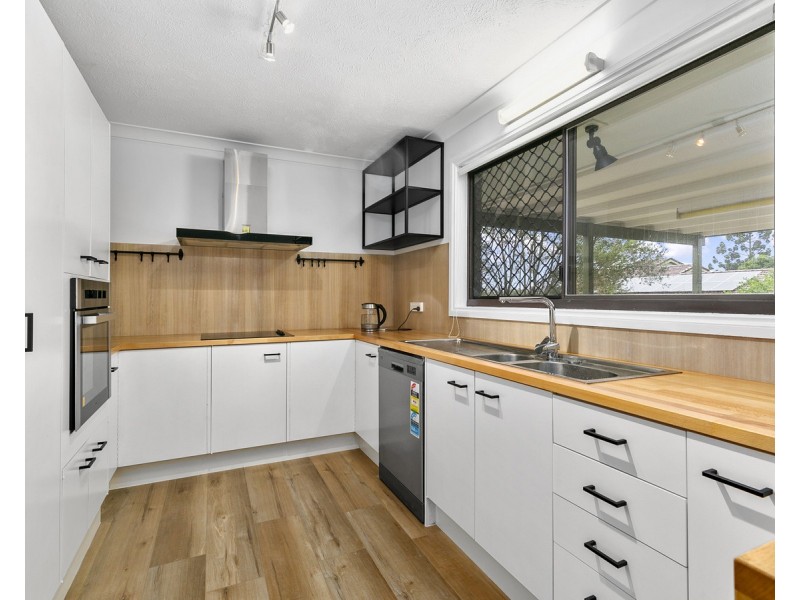 6 Lochleven Street, Carindale QLD 4152