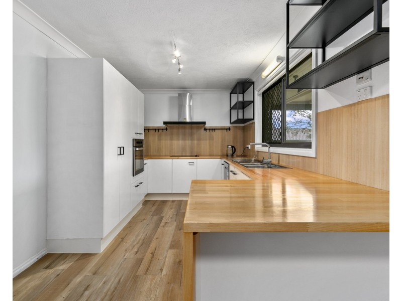 6 Lochleven Street, Carindale QLD 4152