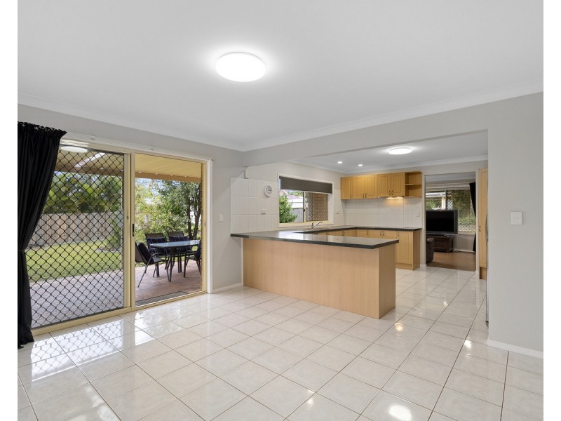 8 Kurrewa Court, Victoria Point QLD 4165