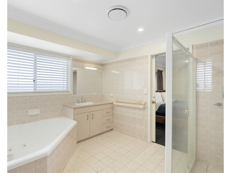 8 Kurrewa Court, Victoria Point QLD 4165