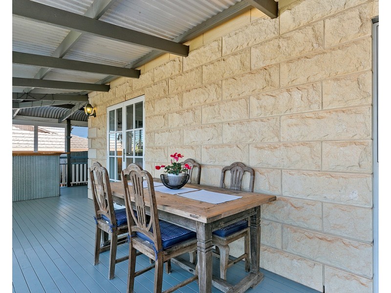 14 Newlands Street, Redland Bay QLD 4165