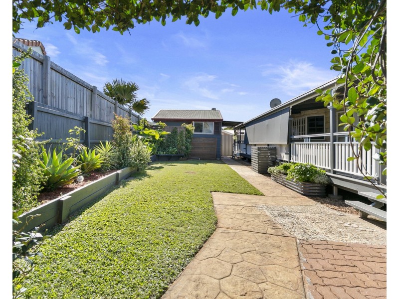 14 Newlands Street, Redland Bay QLD 4165