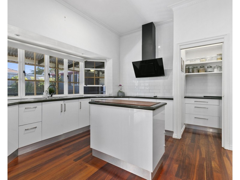 14 Newlands Street, Redland Bay QLD 4165
