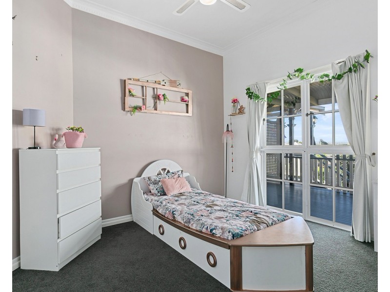 14 Newlands Street, Redland Bay QLD 4165