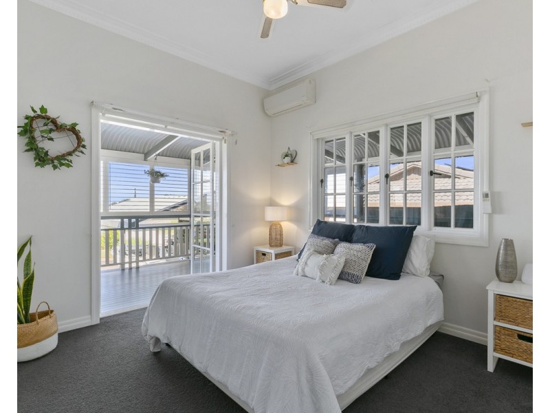 14 Newlands Street, Redland Bay QLD 4165