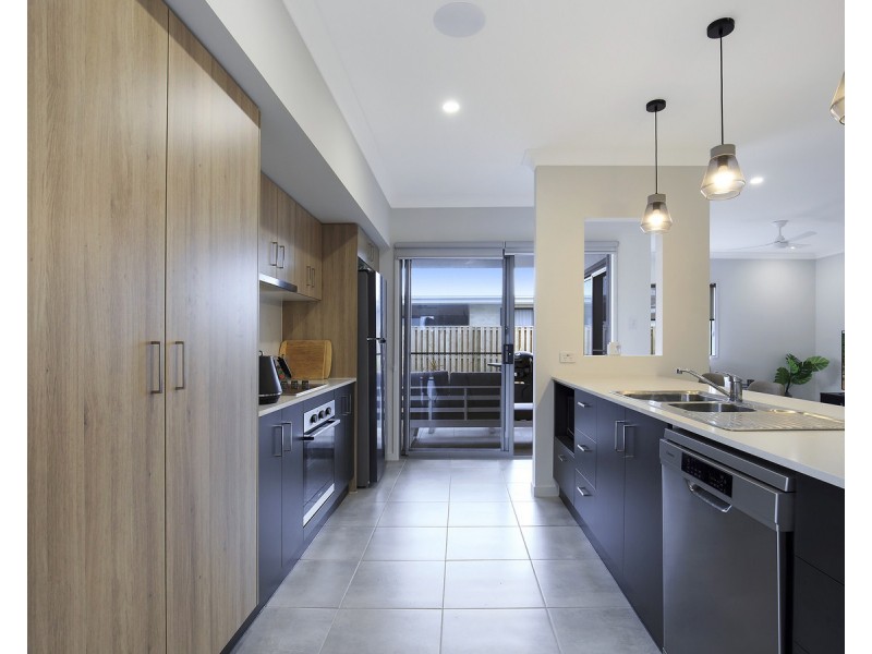 37 Apollo Street, Newport QLD 4020
