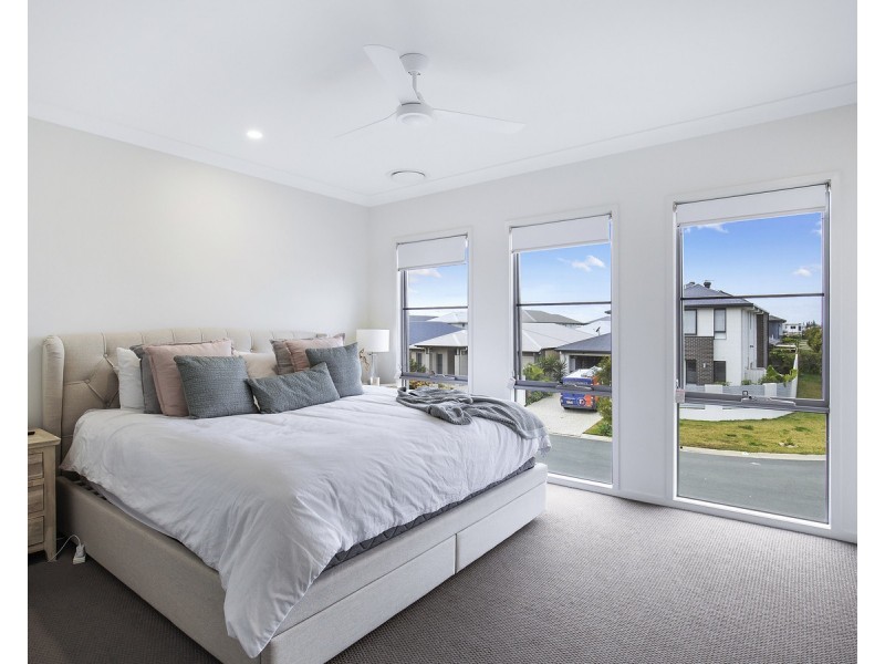 37 Apollo Street, Newport QLD 4020