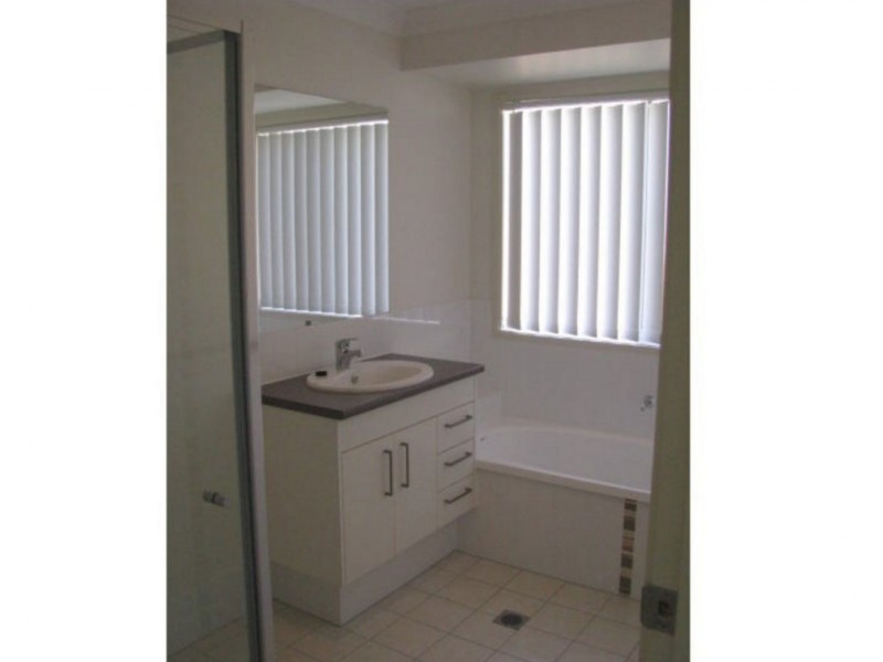 4 Pinehurst Avenue, Leichhardt QLD 4305