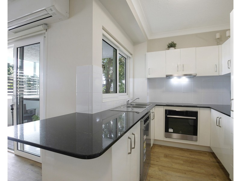 2/78 Berrima Street, Wynnum QLD 4178
