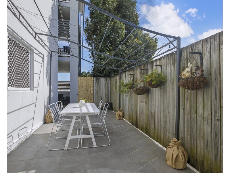 2/78 Berrima Street, Wynnum QLD 4178