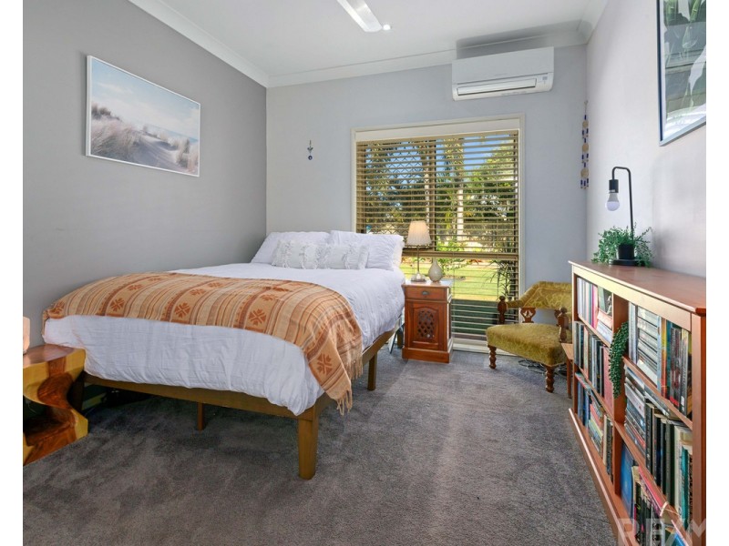 12 Wilohurst Drive, Redland Bay QLD 4165