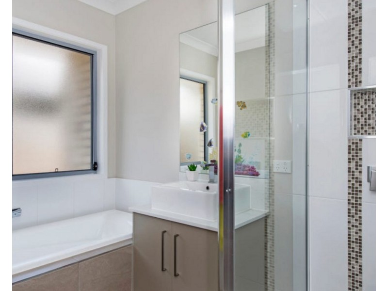 42 Coralina Crescent, Logan Reserve QLD 4133