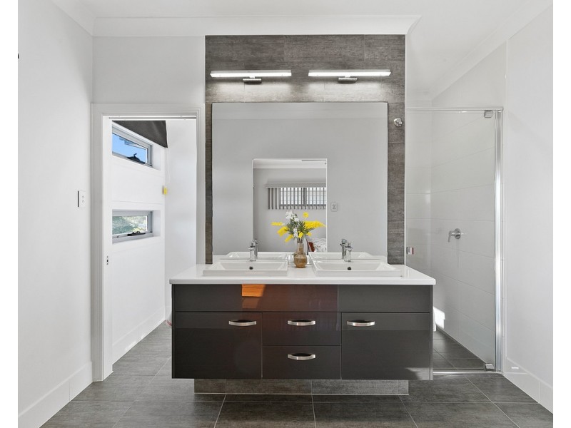 125 Mooroondu Road, Thorneside QLD 4158