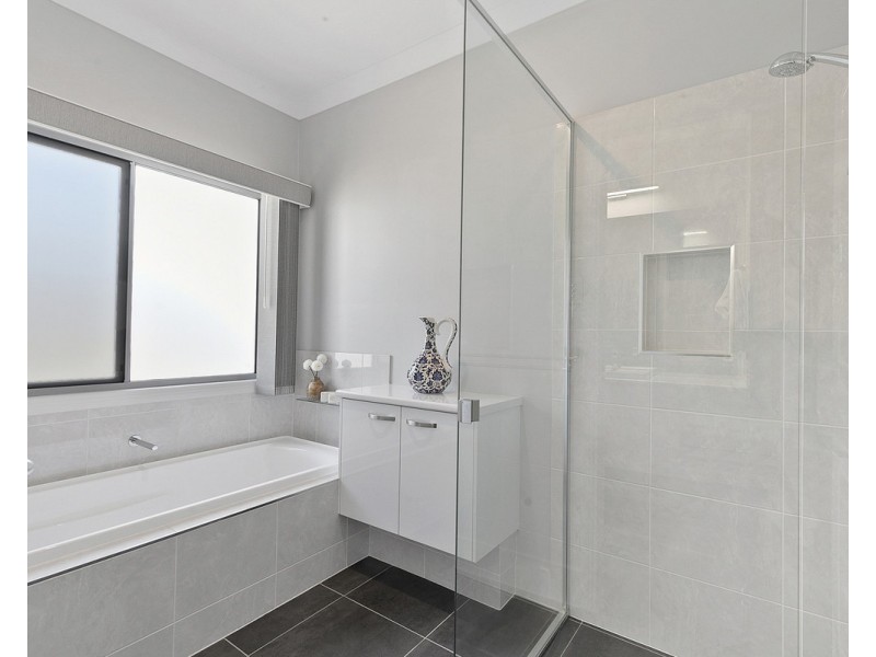 125 Mooroondu Road, Thorneside QLD 4158