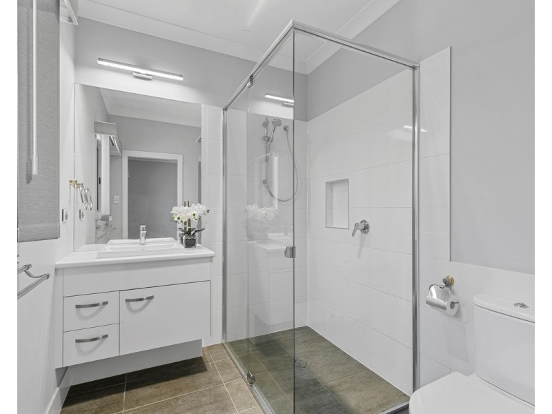 125 Mooroondu Road, Thorneside QLD 4158