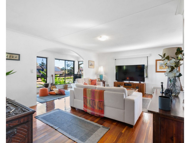 4 Albert Street, Victoria Point QLD 4165