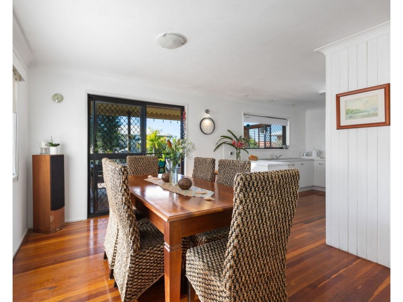 4 Albert Street, Victoria Point QLD 4165