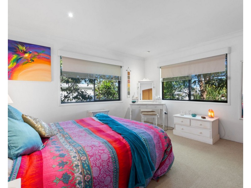 4 Albert Street, Victoria Point QLD 4165