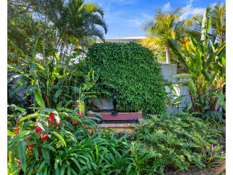 4 Albert Street, Victoria Point QLD 4165