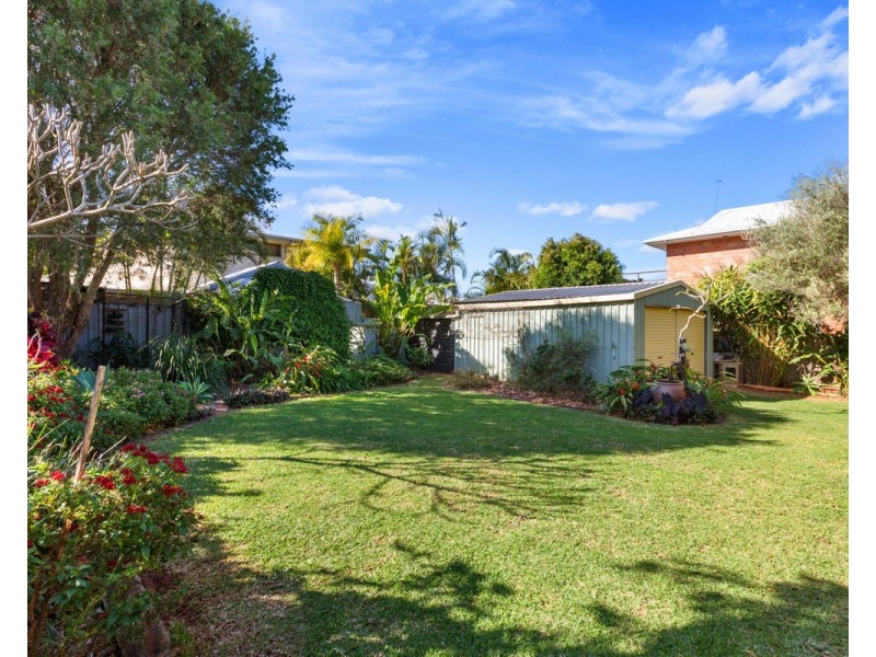 4 Albert Street, Victoria Point QLD 4165