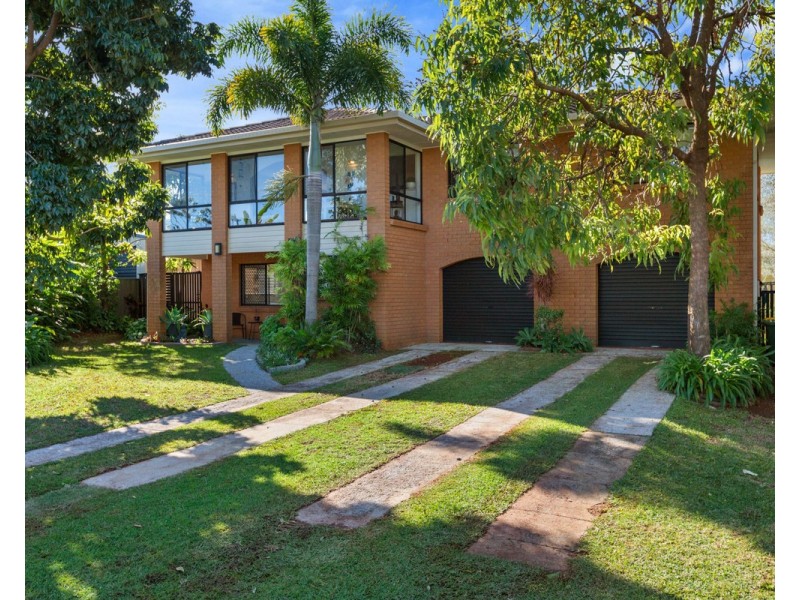 4 Albert Street, Victoria Point QLD 4165