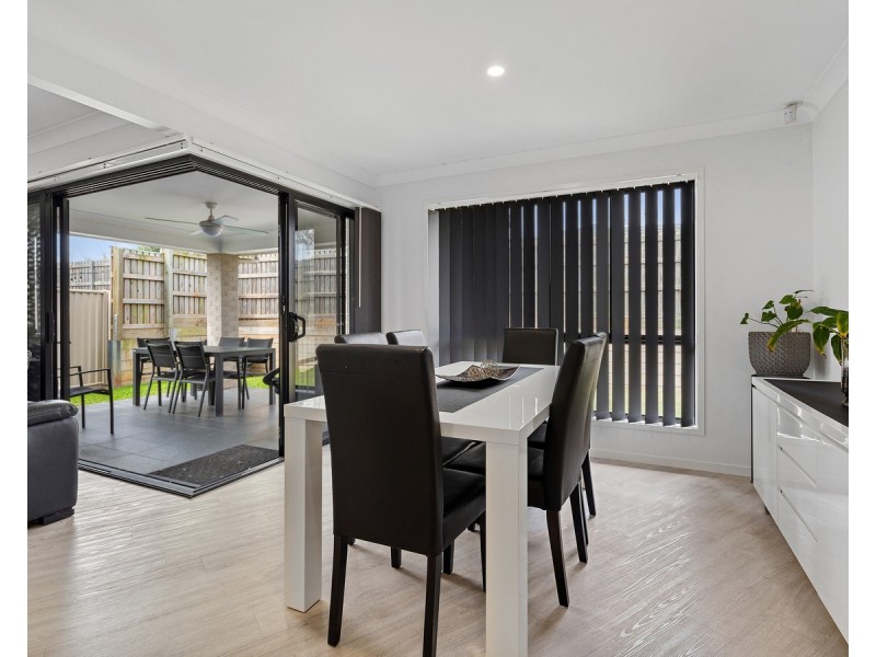 150 Bankswood Drive, Redland Bay QLD 4165