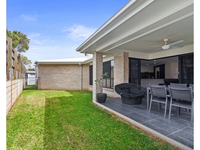 150 Bankswood Drive, Redland Bay QLD 4165