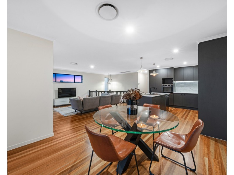 62 Mooroondu Road, Thorneside QLD 4158