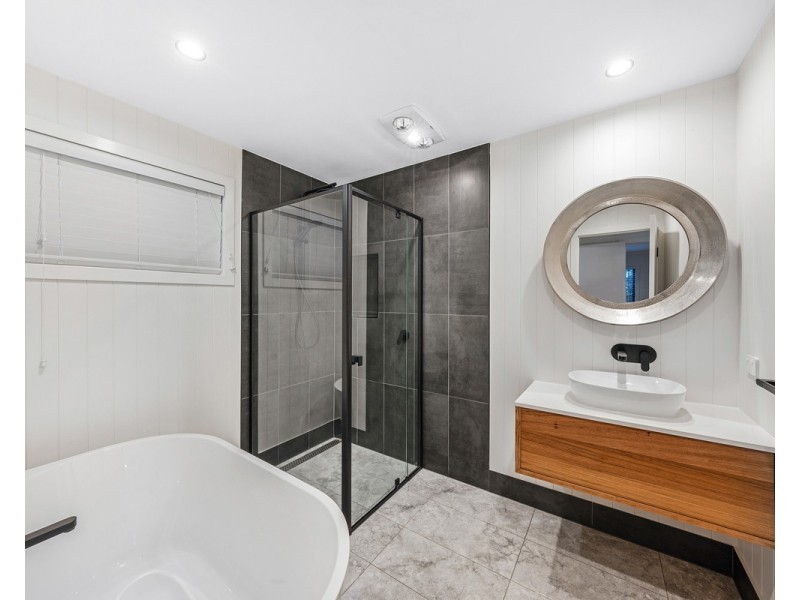 62 Mooroondu Road, Thorneside QLD 4158