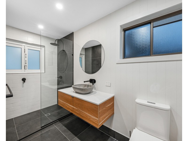 62 Mooroondu Road, Thorneside QLD 4158