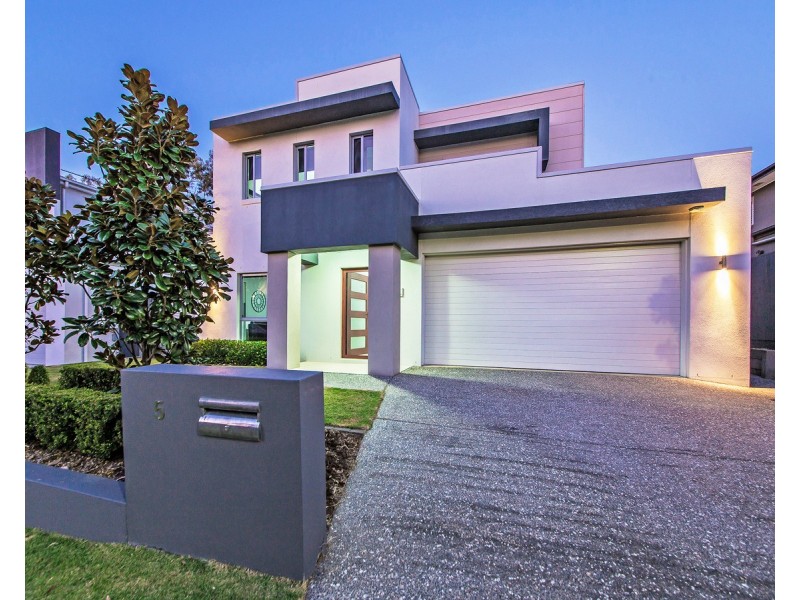 5 Pennington Street, Wakerley QLD 4154