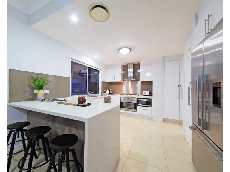 5 Pennington Street, Wakerley QLD 4154