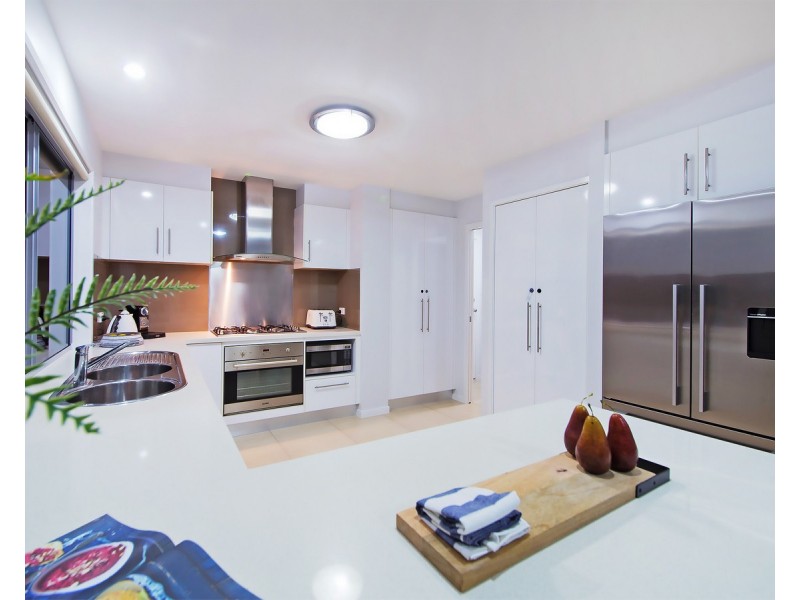 5 Pennington Street, Wakerley QLD 4154