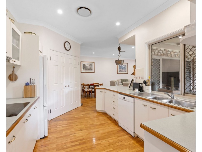 9 Newlands Street, Redland Bay QLD 4165