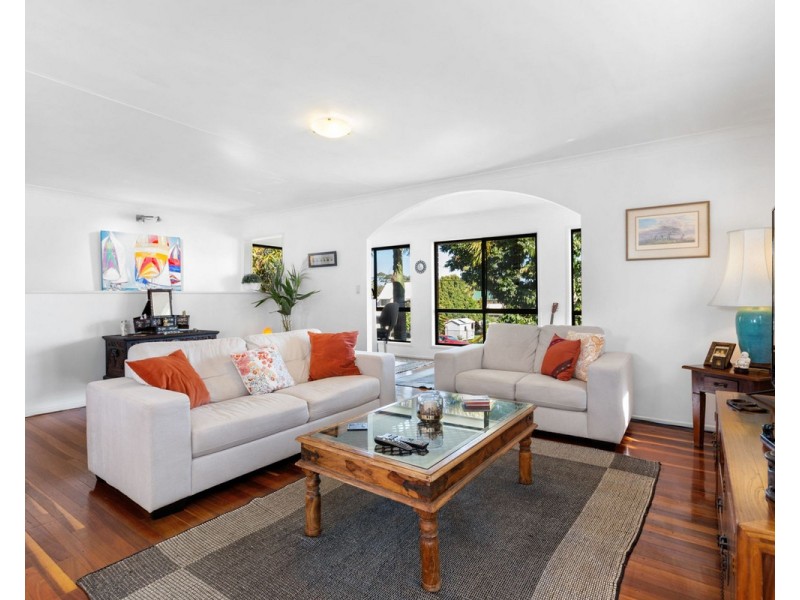 4 Albert Street, Victoria Point QLD 4165