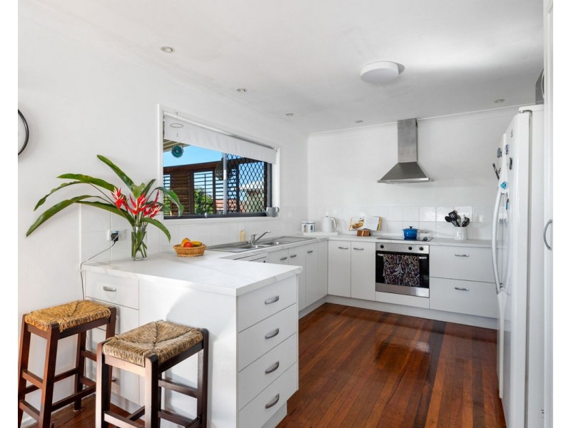 4 Albert Street, Victoria Point QLD 4165