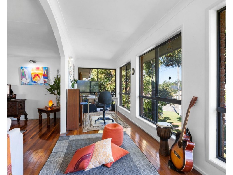 4 Albert Street, Victoria Point QLD 4165