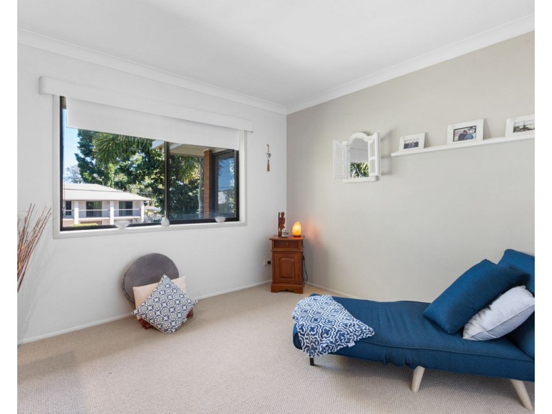 4 Albert Street, Victoria Point QLD 4165