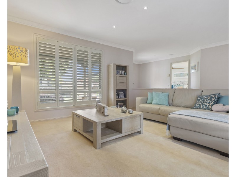 4 Hilary Avenue, Redland Bay QLD 4165