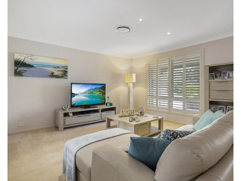 4 Hilary Avenue, Redland Bay QLD 4165