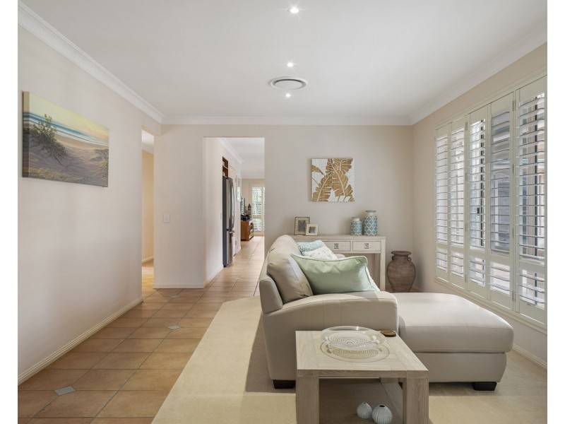 4 Hilary Avenue, Redland Bay QLD 4165