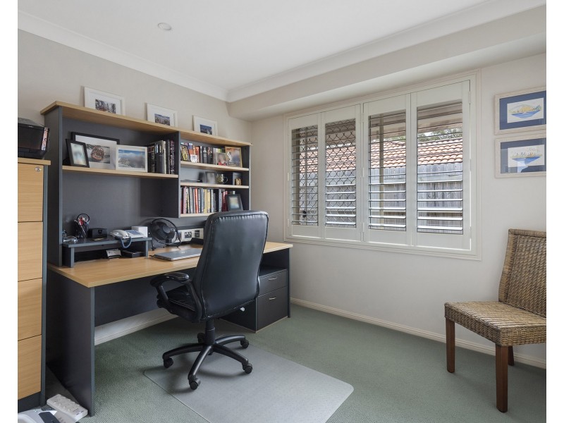 4 Hilary Avenue, Redland Bay QLD 4165