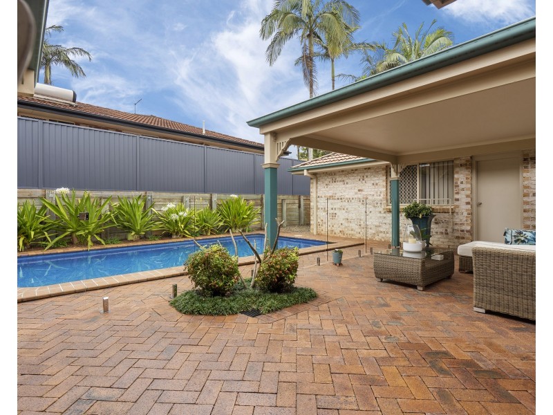 4 Hilary Avenue, Redland Bay QLD 4165