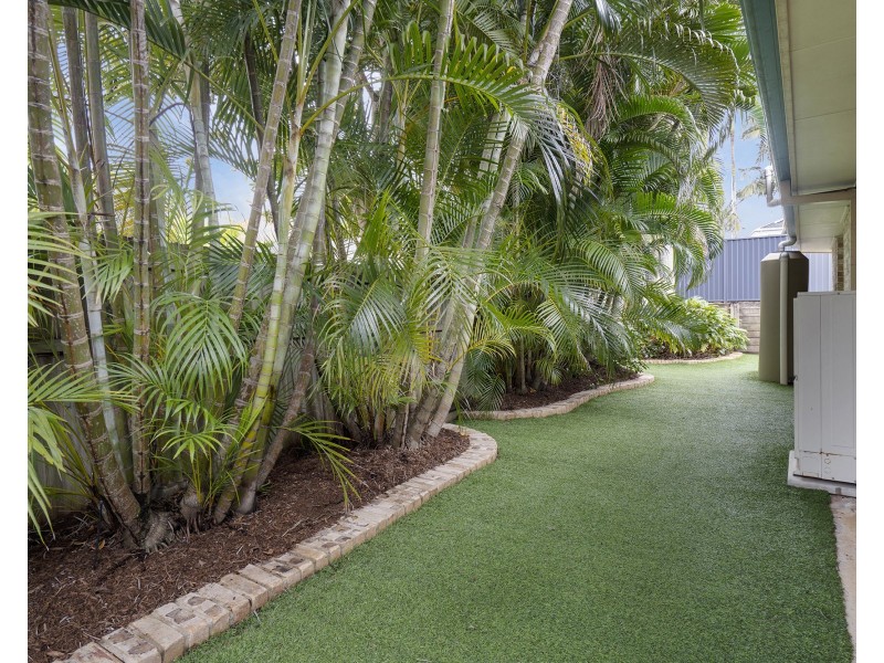 4 Hilary Avenue, Redland Bay QLD 4165