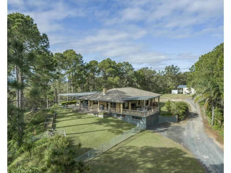 62 Giles Road, Redland Bay QLD 4165