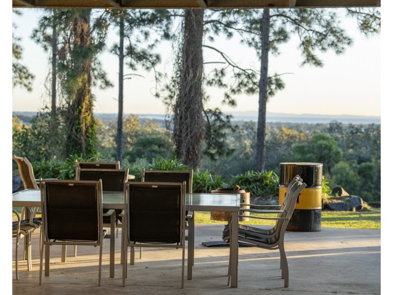 62 Giles Road, Redland Bay QLD 4165