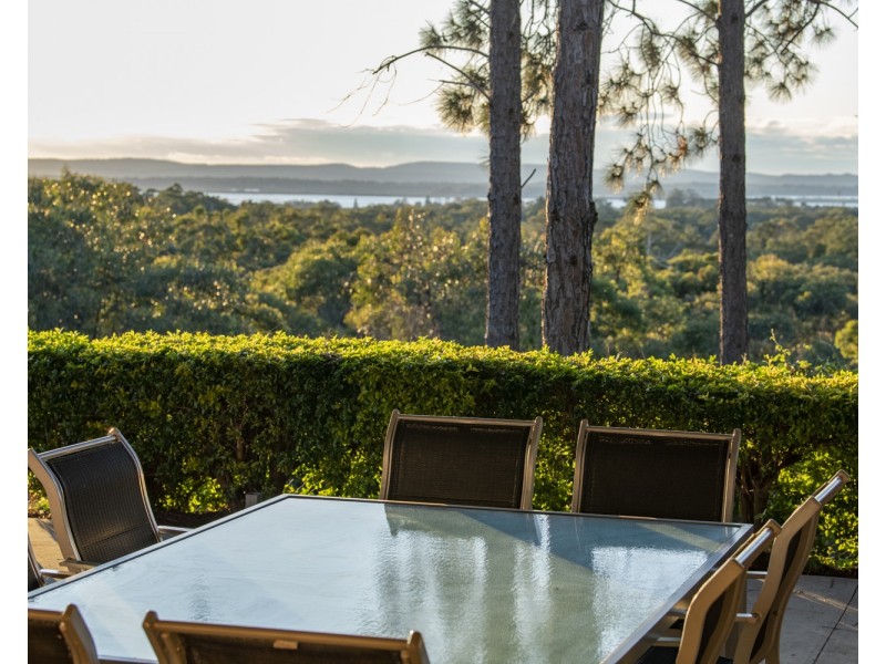 62 Giles Road, Redland Bay QLD 4165